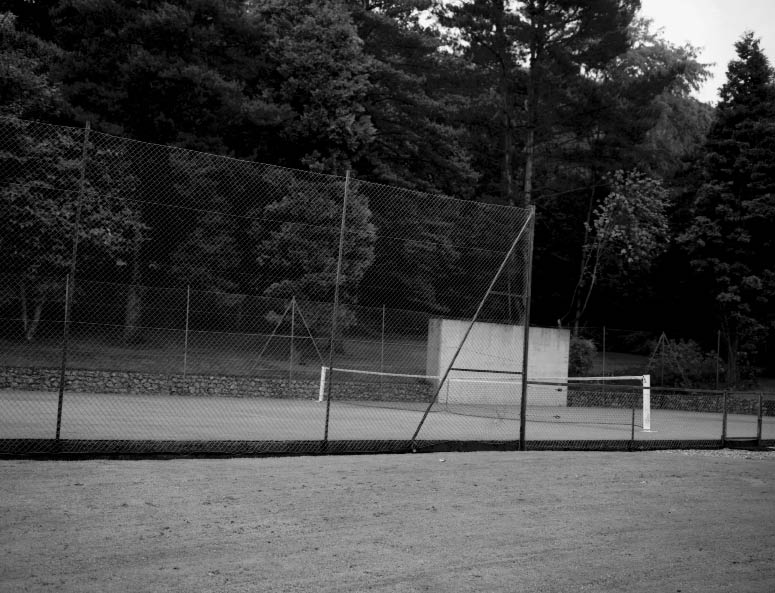 Giasco Bertoli, Tennis Courts
